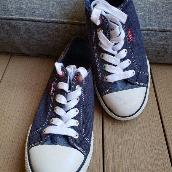 EUC LEVI'S denim converse style blue sneaker (6.5) KICKS - Picture 4 of 8